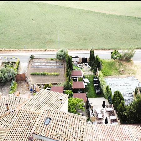 Apartamentos Vino Tinto Y Restaurante Tomate Rosa Adahuesca المظهر الخارجي الصورة