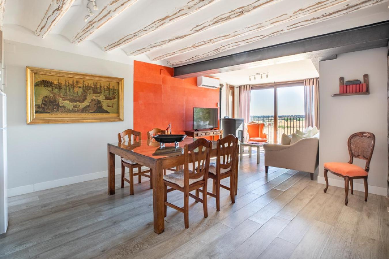Apartamentos Vino Tinto Y Restaurante Tomate Rosa Adahuesca المظهر الخارجي الصورة