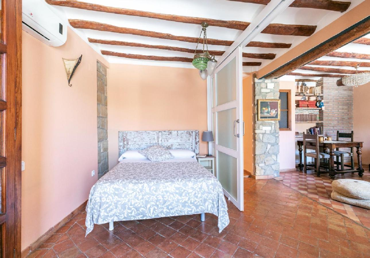 Apartamentos Vino Tinto Y Restaurante Tomate Rosa Adahuesca المظهر الخارجي الصورة