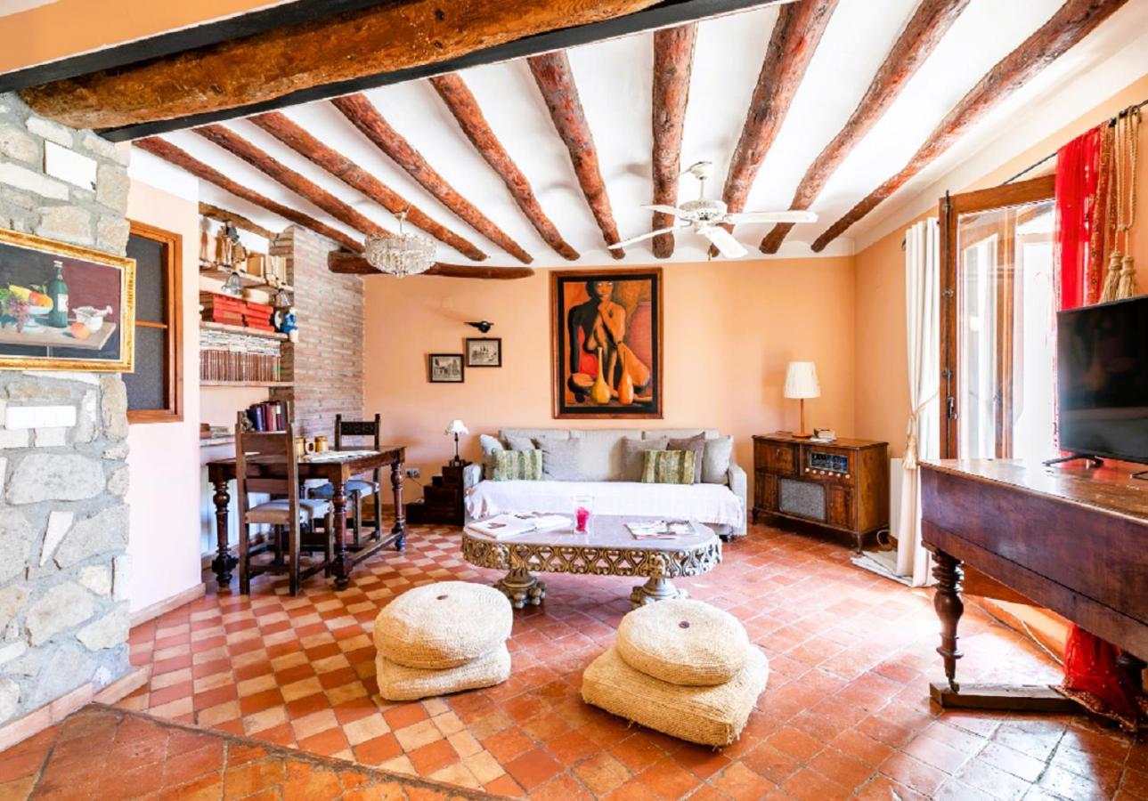 Apartamentos Vino Tinto Y Restaurante Tomate Rosa Adahuesca المظهر الخارجي الصورة