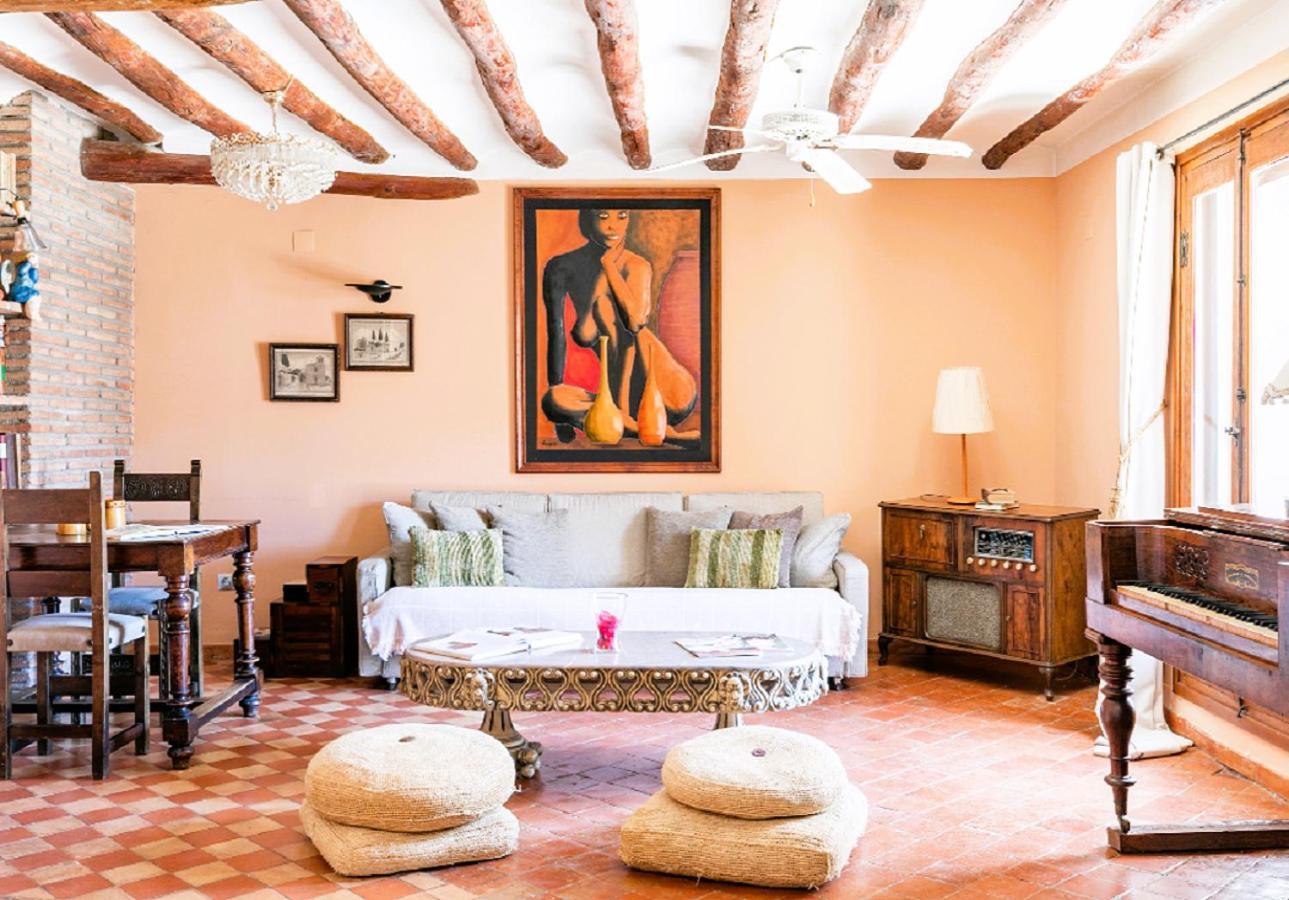 Apartamentos Vino Tinto Y Restaurante Tomate Rosa Adahuesca المظهر الخارجي الصورة